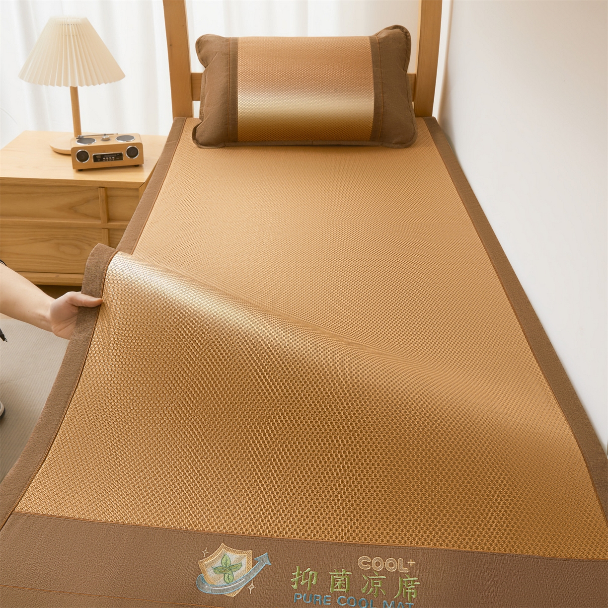 91家纺网 家纺一手货源 找家纺 （总）绒艺席业 2026新款A类双面冰藤绣花款学生凉席-抑菌