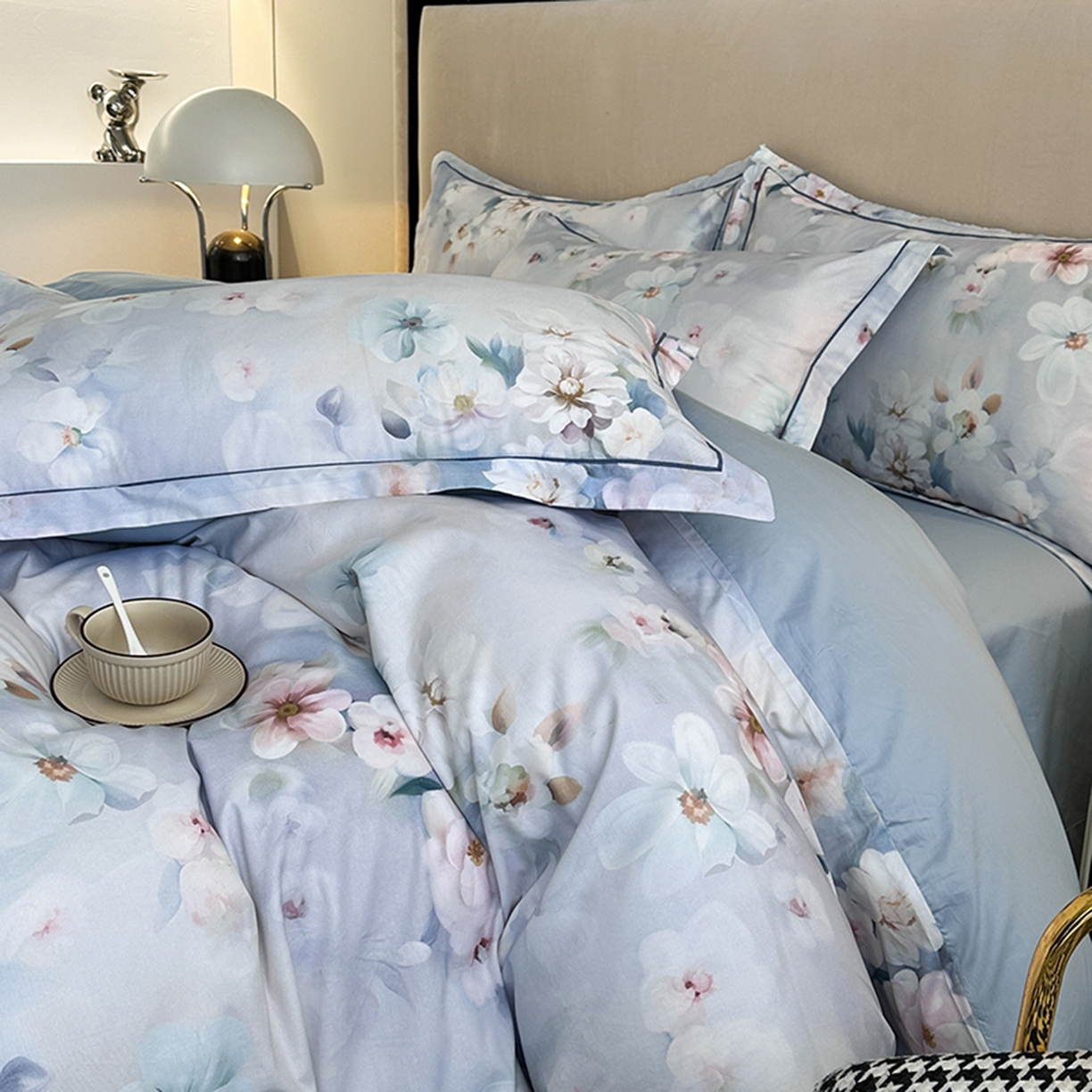 91家纺网 家纺一手货源 找家纺 眷恋家纺 2026新款全棉春夏铂金棉13376数码印花四件套 水中月-兰