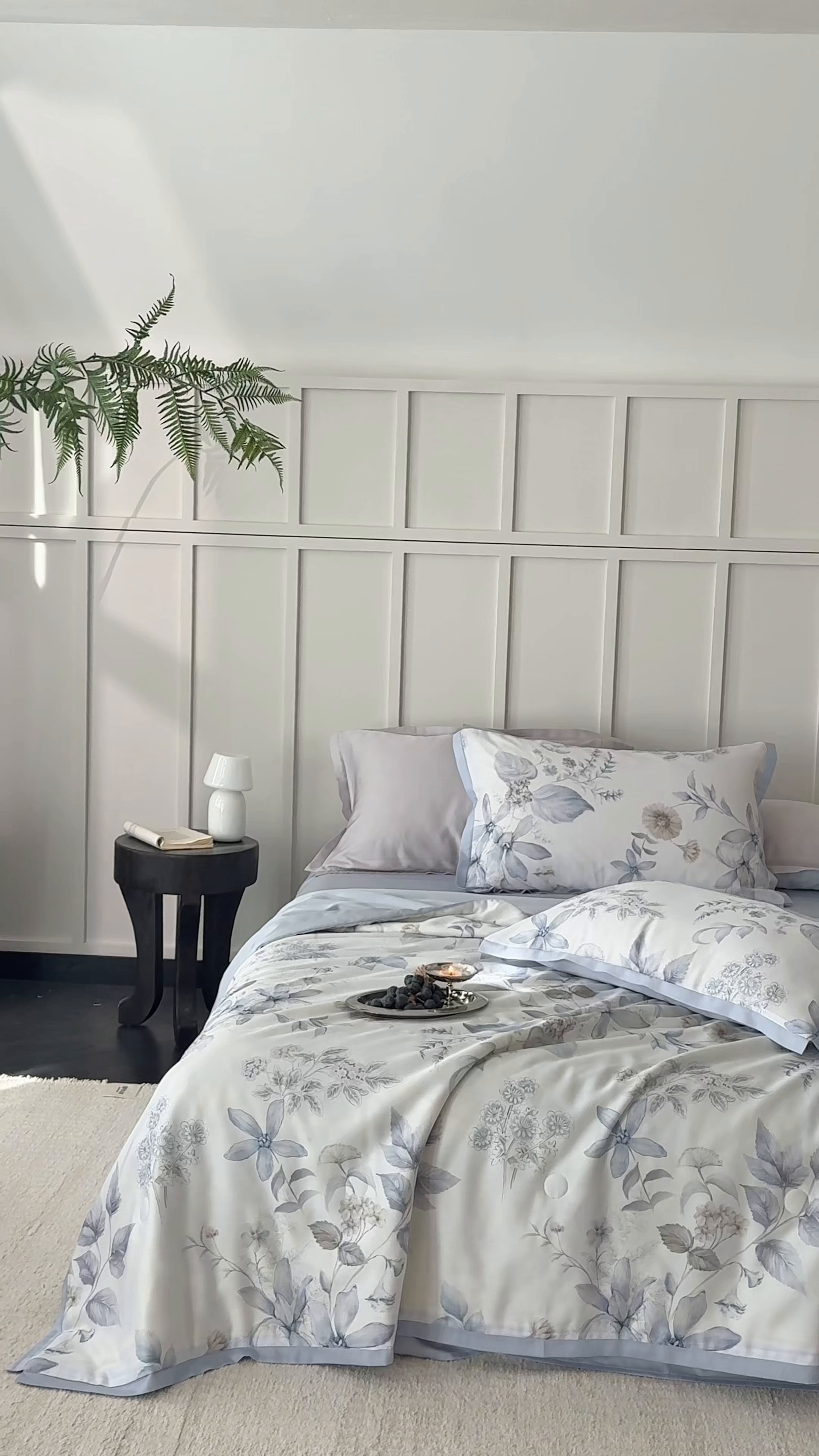 91家纺网 家纺一手货源 找家纺 黛舒家居 2026年春夏款50S天丝夏被四件套 蓝铃语