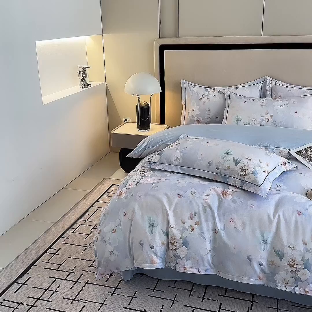 91家纺网 家纺一手货源 找家纺 眷恋家纺 2026新款全棉春夏铂金棉13376数码印花四件套 水中月-兰