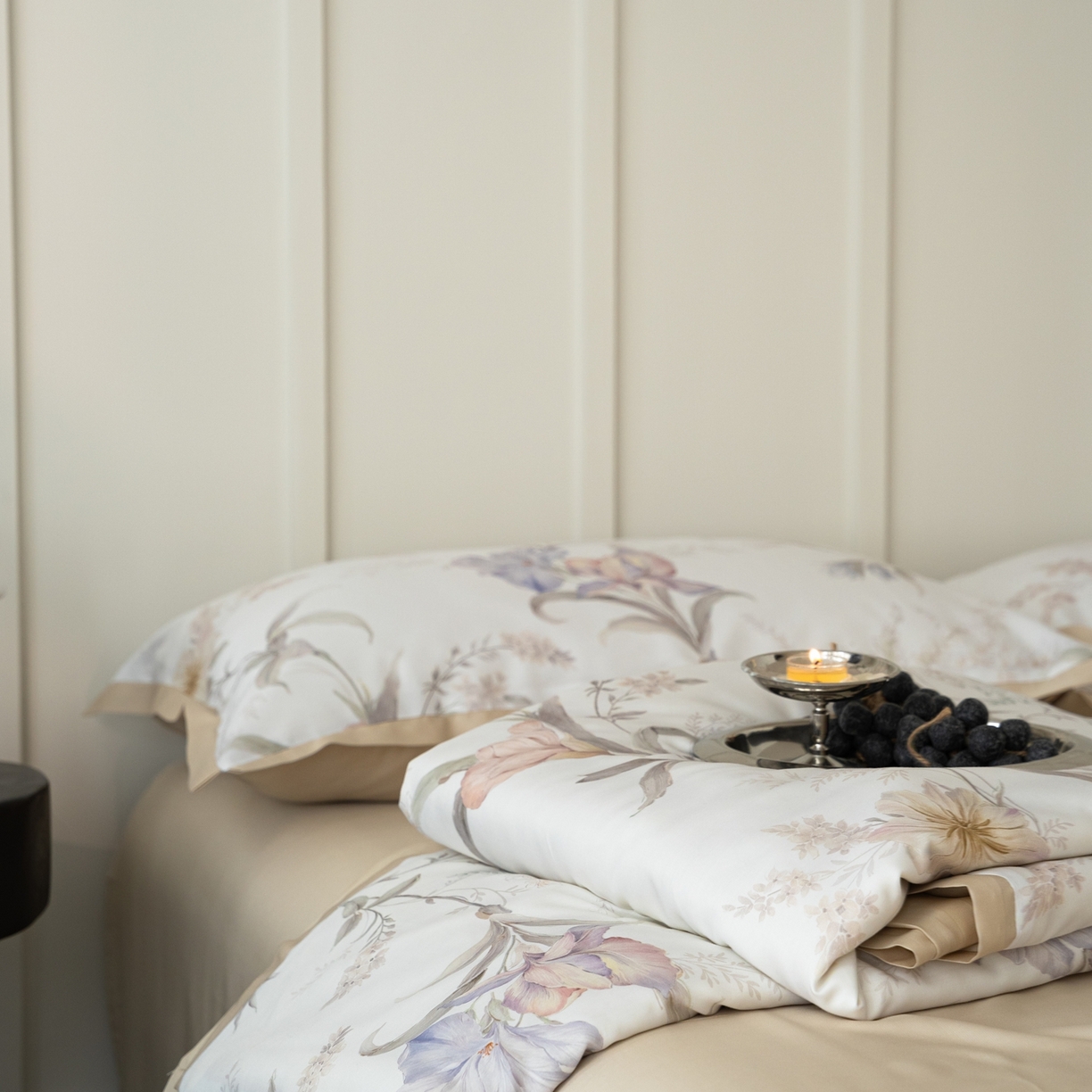 91家纺网 家纺一手货源 找家纺 黛舒家居 2026年春夏款50S天丝夏被四件套 墨染鸢