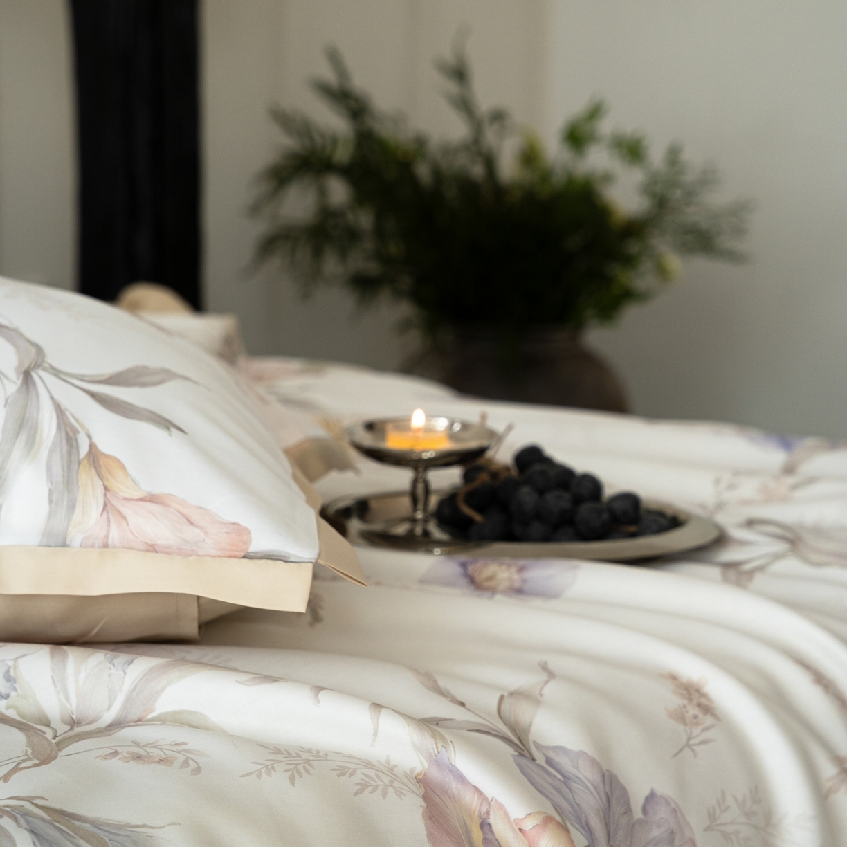 91家纺网 家纺一手货源 找家纺 黛舒家居 2026年春夏款50S天丝夏被四件套 墨染鸢