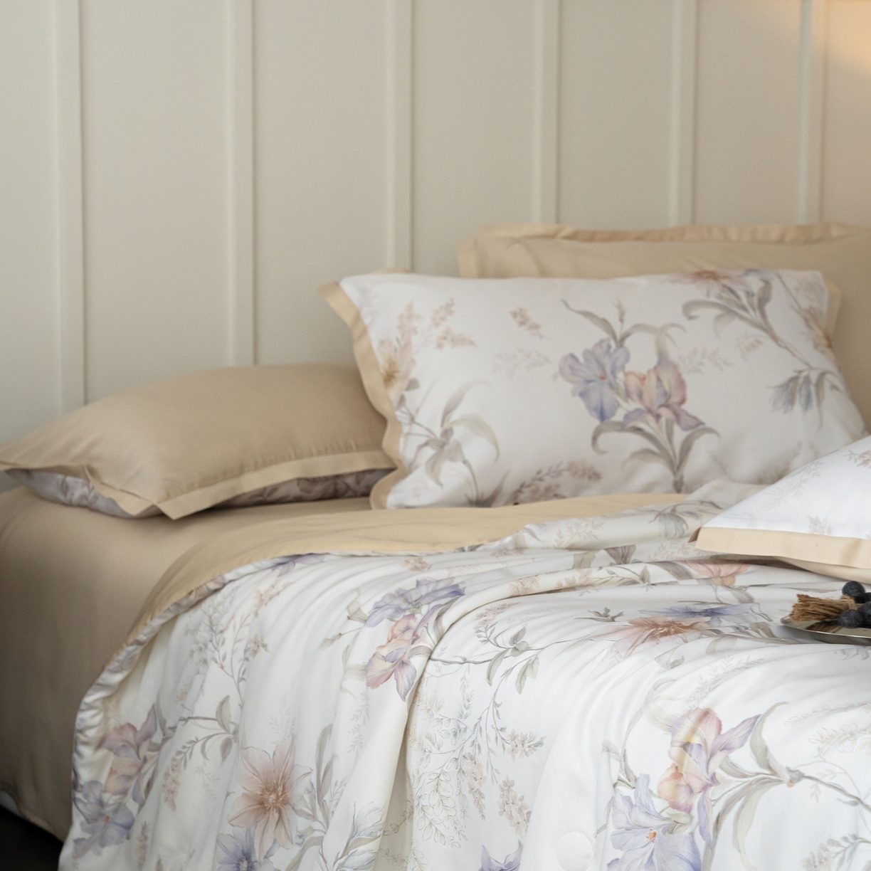 91家纺网 家纺一手货源 找家纺 黛舒家居 2026年春夏款50S天丝夏被四件套 墨染鸢