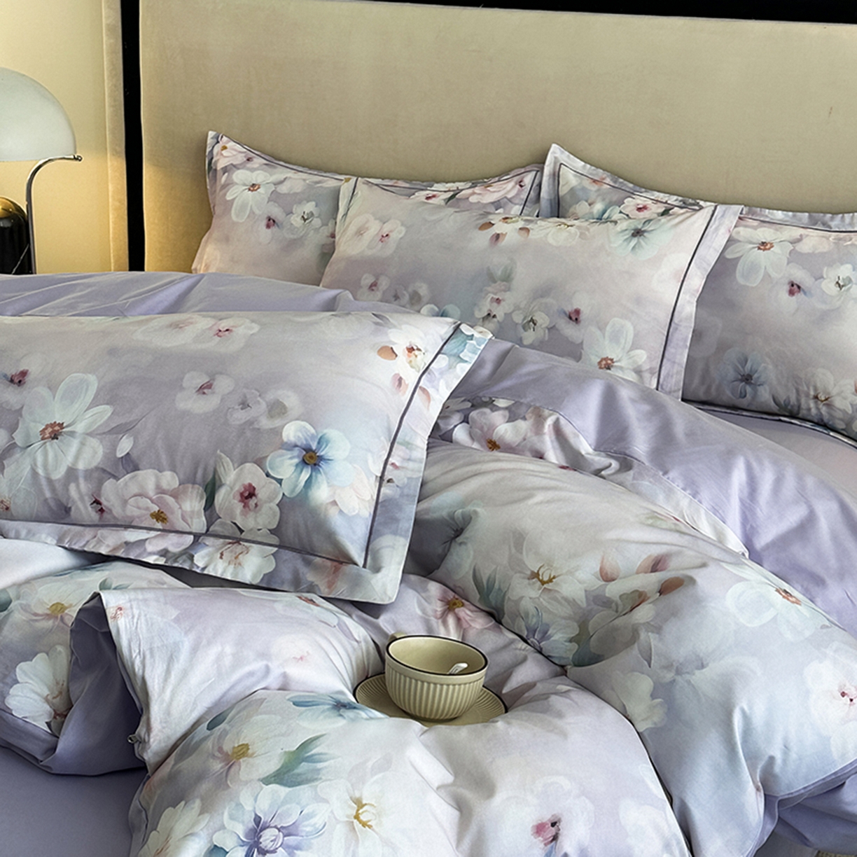 91家纺网 家纺一手货源 找家纺 眷恋家纺 2026新款全棉春夏铂金棉13376数码印花四件套 水中月-紫