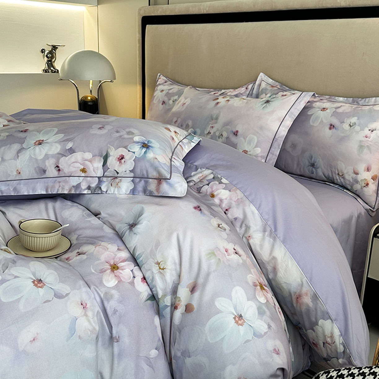 91家纺网 家纺一手货源 找家纺 眷恋家纺 2026新款全棉春夏铂金棉13376数码印花四件套 水中月-紫