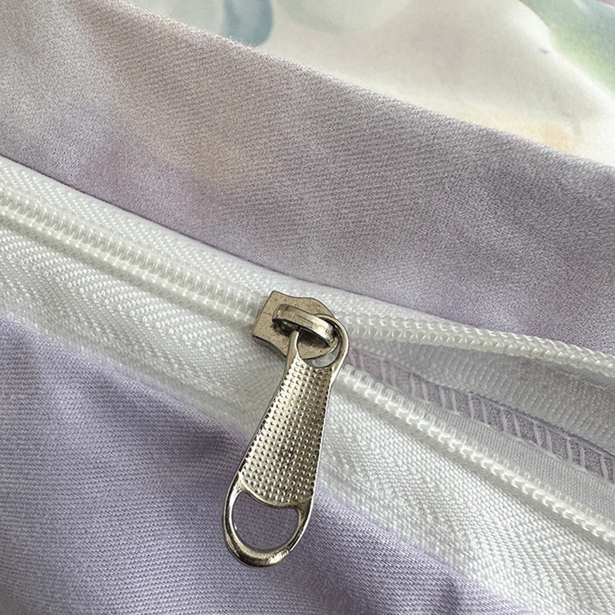 91家纺网 家纺一手货源 找家纺 眷恋家纺 2026新款全棉春夏铂金棉13376数码印花四件套 水中月-紫