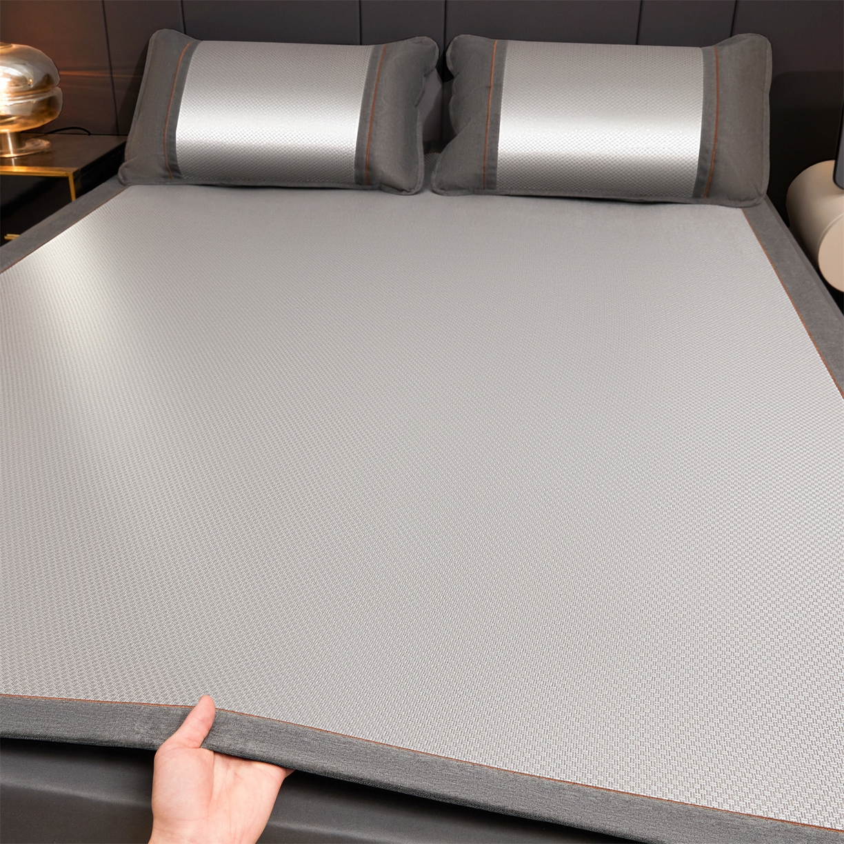 91家纺网 家纺一手货源 找家纺 绒艺席业 2026新款A类双面冰藤凉席四方包边无绣花款凉席-光板 冰藤光板灰