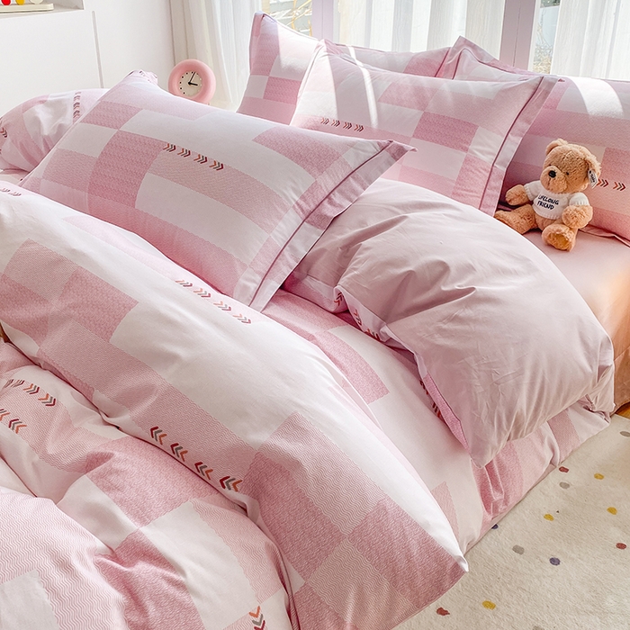 91家纺网 家纺一手货源 找家纺 眷恋家纺 2026新款全棉春夏铂金棉13376数码印花四件套 特洛伊-粉