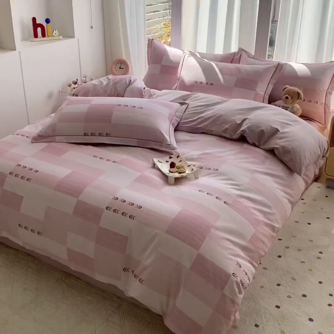 91家纺网 家纺一手货源 找家纺 眷恋家纺 2026新款全棉春夏铂金棉13376数码印花四件套 特洛伊-粉