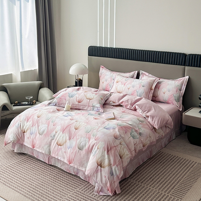 91家纺网 家纺一手货源 找家纺 眷恋家纺 2026新款全棉春夏铂金棉13376数码印花四件套 婉如初见-粉