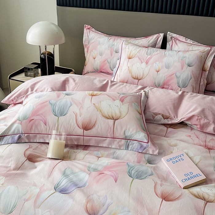 91家纺网 家纺一手货源 找家纺 眷恋家纺 2026新款全棉春夏铂金棉13376数码印花四件套 婉如初见-粉