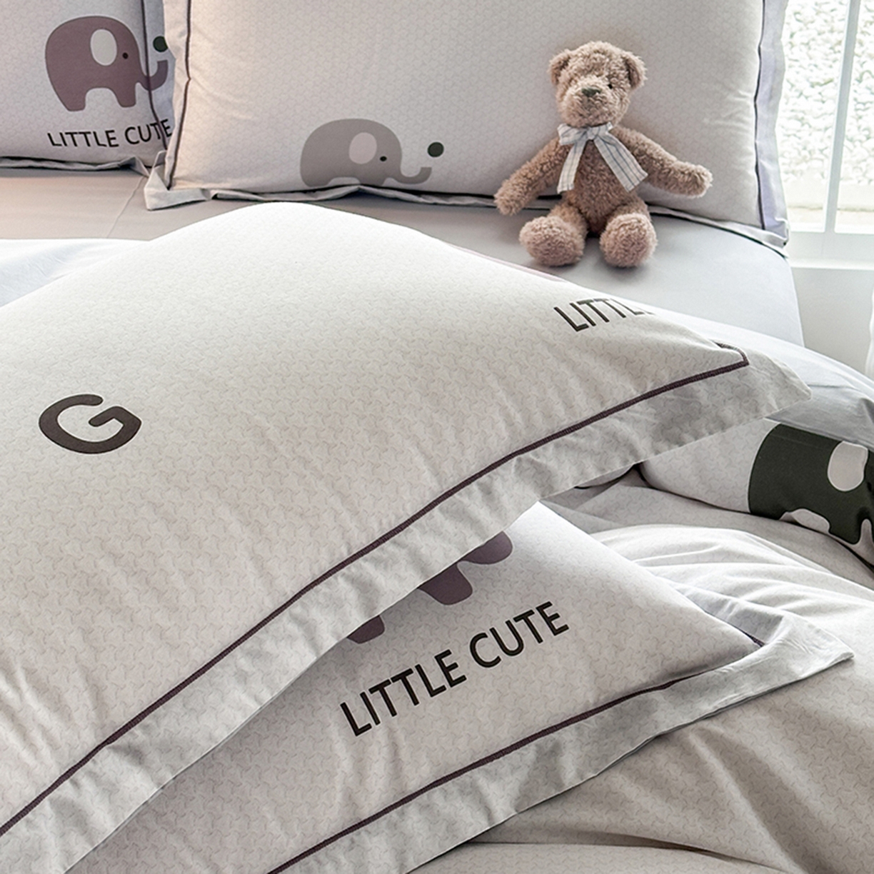 91家纺网 家纺一手货源 找家纺 眷恋家纺 2026新款全棉春夏铂金棉13376数码印花四件套 万象更新-咖