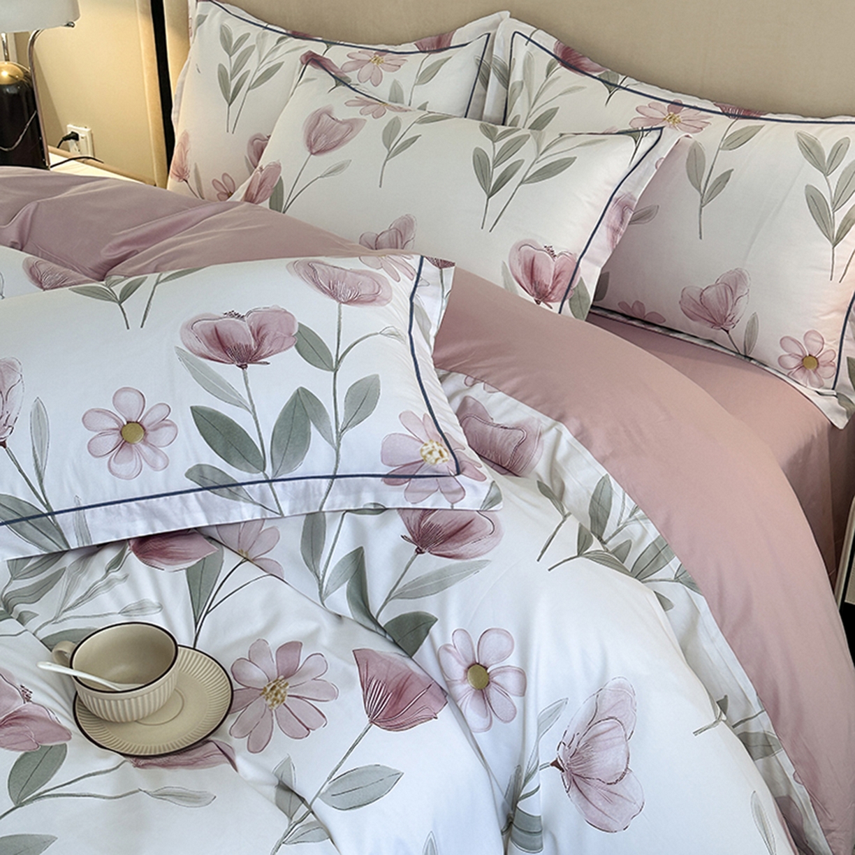 91家纺网 家纺一手货源 找家纺 眷恋家纺 2026新款全棉春夏铂金棉13376数码印花四件套 夏恋-粉