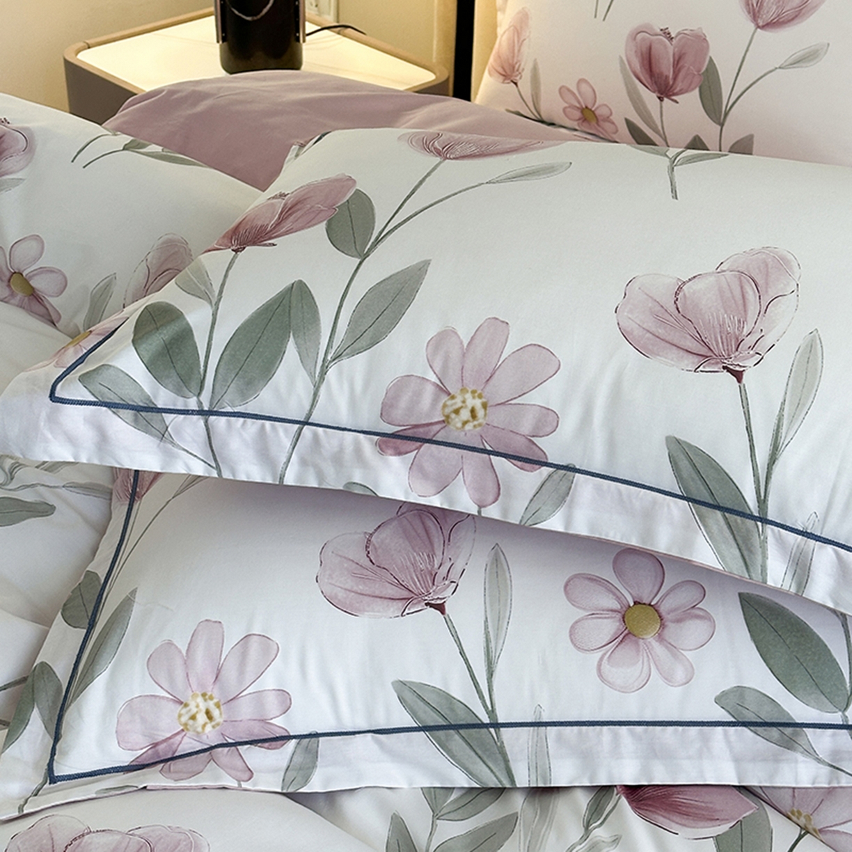 91家纺网 家纺一手货源 找家纺 眷恋家纺 2026新款全棉春夏铂金棉13376数码印花四件套 夏恋-粉