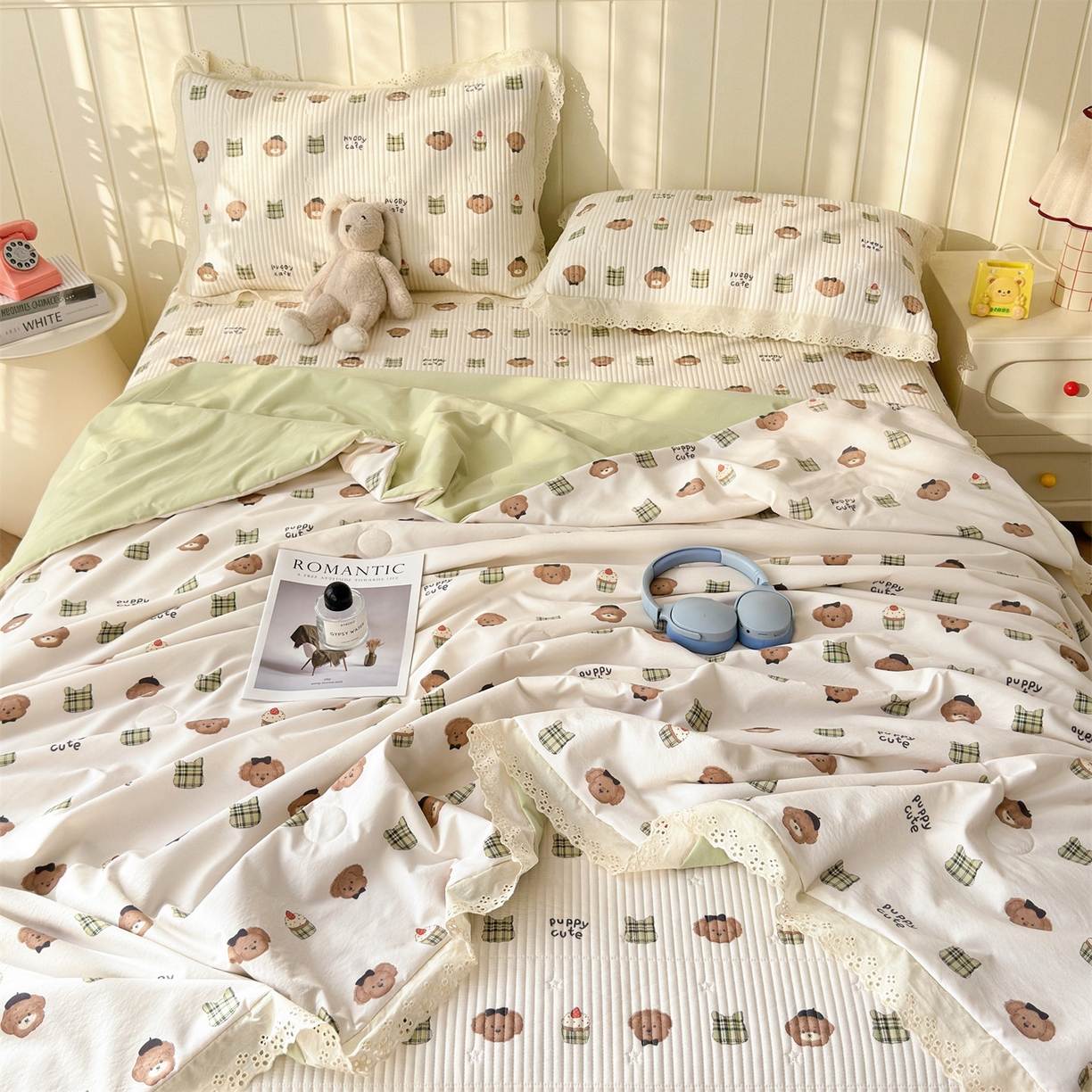 91家纺网 家纺一手货源 找家纺 雯豆家纺 2026春夏新款A类凉感花边床盖夏被夏凉被空调被四件套 蛋糕小熊