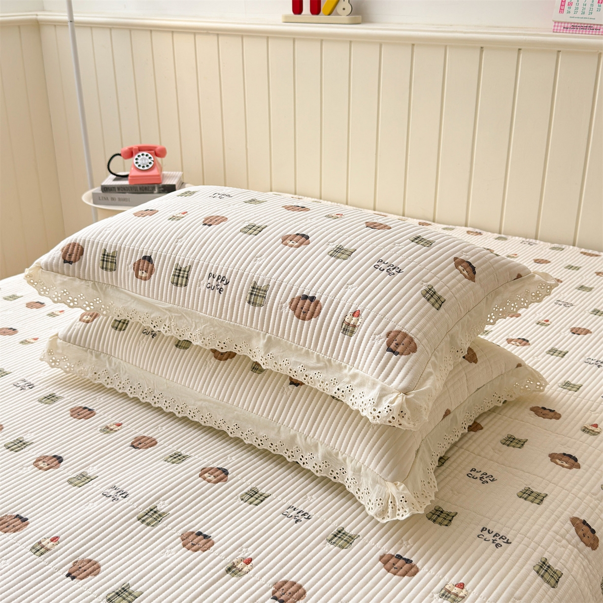 91家纺网 家纺一手货源 找家纺 雯豆家纺 2026春夏新款A类凉感花边床盖夏被夏凉被空调被四件套 蛋糕小熊