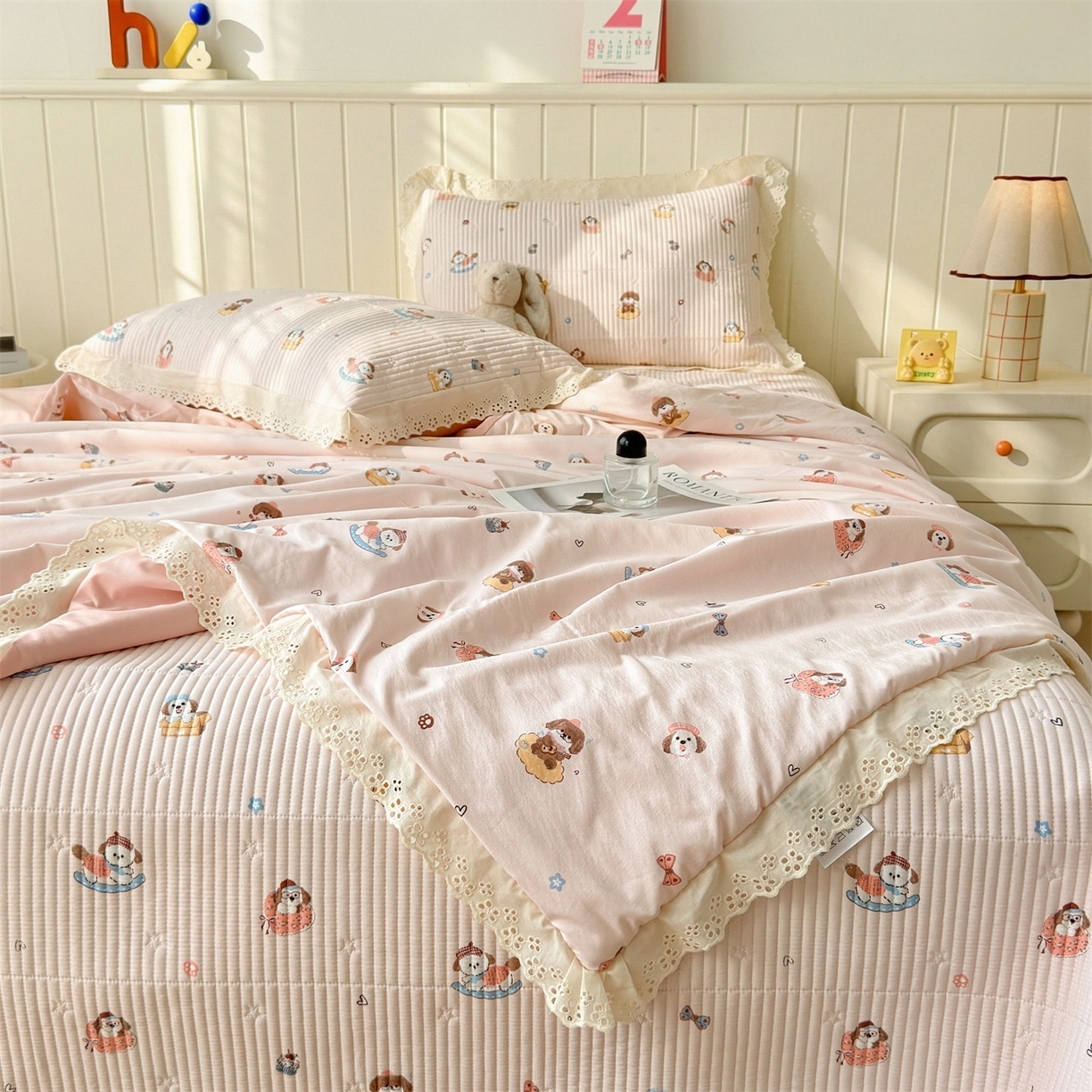 雯豆家纺 2026春夏新款A类凉感花边床盖夏被夏凉被空调被四件套 修勾木马（粉）