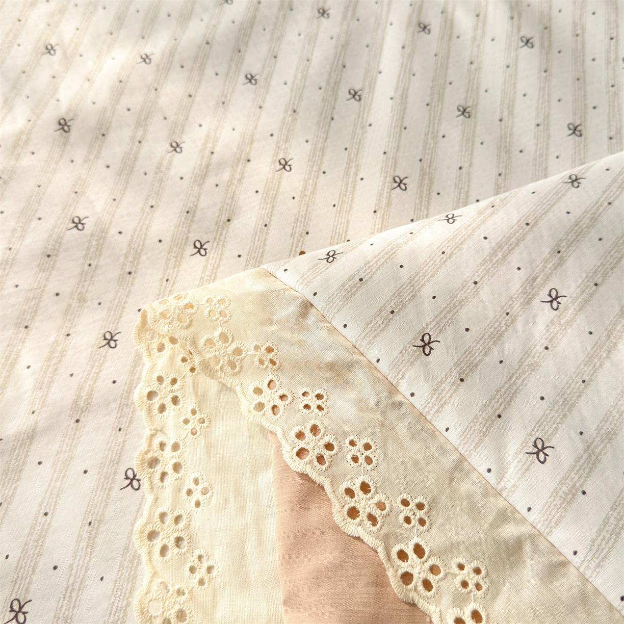 91家纺网 家纺一手货源 找家纺 雯豆家纺 2026春夏新款A类凉感花边床盖夏被夏凉被空调被四件套 蝶甜小筑