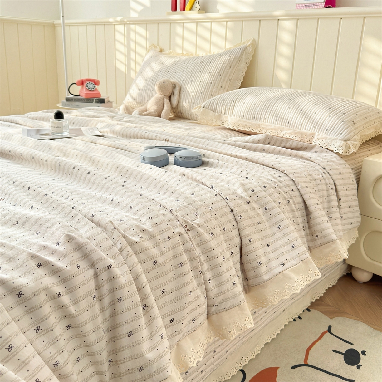 91家纺网 家纺一手货源 找家纺 雯豆家纺 2026春夏新款A类凉感花边床盖夏被夏凉被空调被四件套 蝶甜小筑