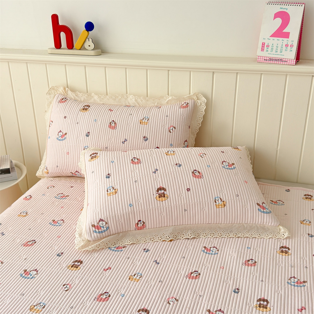 91家纺网 家纺一手货源 找家纺 雯豆家纺 2026春夏新款A类凉感花边床盖夏被夏凉被空调被四件套 修勾木马（粉）