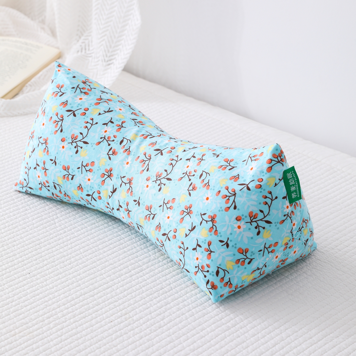 91家纺网 家纺一手货源 找家纺 （总）芯洲 2026新款田园小清新骨头劲椎三角荞麦枕-浪漫花园