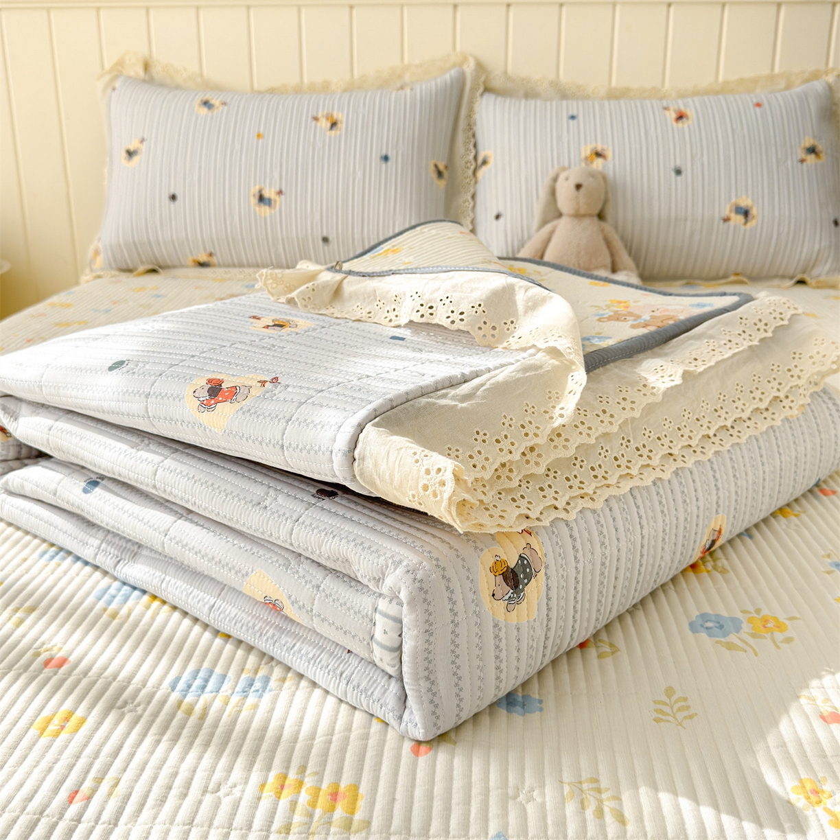 91家纺网 家纺一手货源 找家纺 雯豆家纺 2026春夏新款A类凉感花边床盖夏被夏凉被空调被四件套 暖汪汪