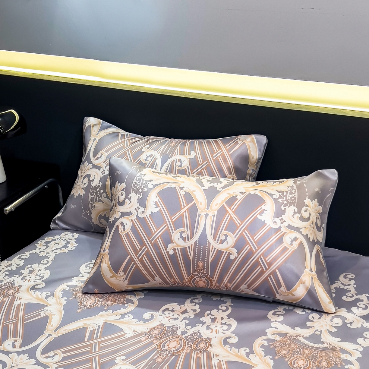 91家纺网 家纺一手货源 找家纺 许林家纺 2026新款数码印花超级凉感席床笠款 艾德琳