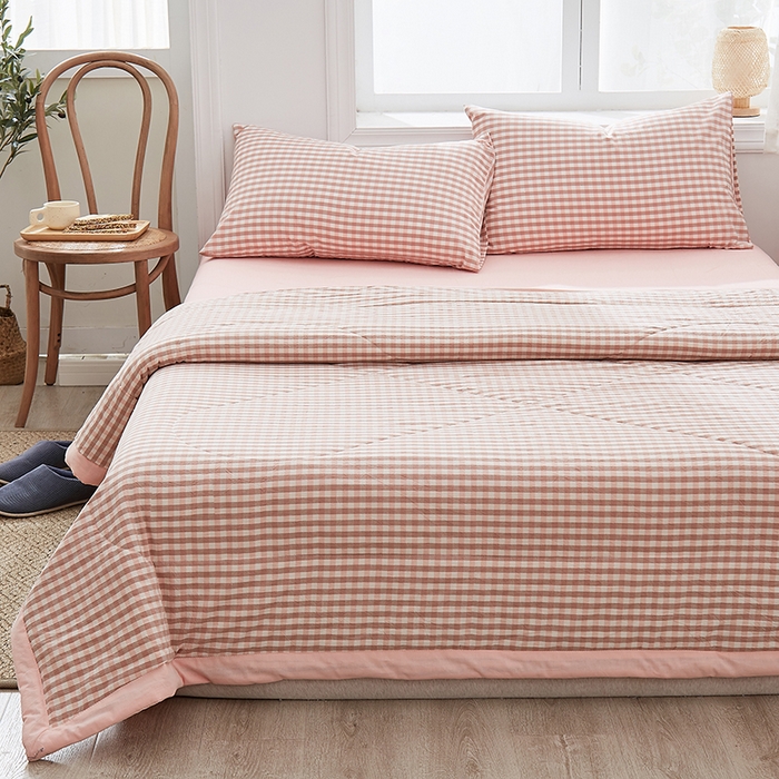 91家纺网 家纺一手货源 找家纺 格子铺 2026新款水洗棉格子系列棉花被夏被夏凉被空调被 初遇