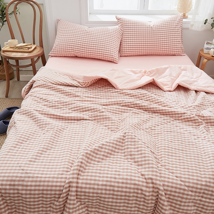 91家纺网 家纺一手货源 找家纺 格子铺 2026新款水洗棉格子系列棉花被夏被夏凉被空调被 初遇