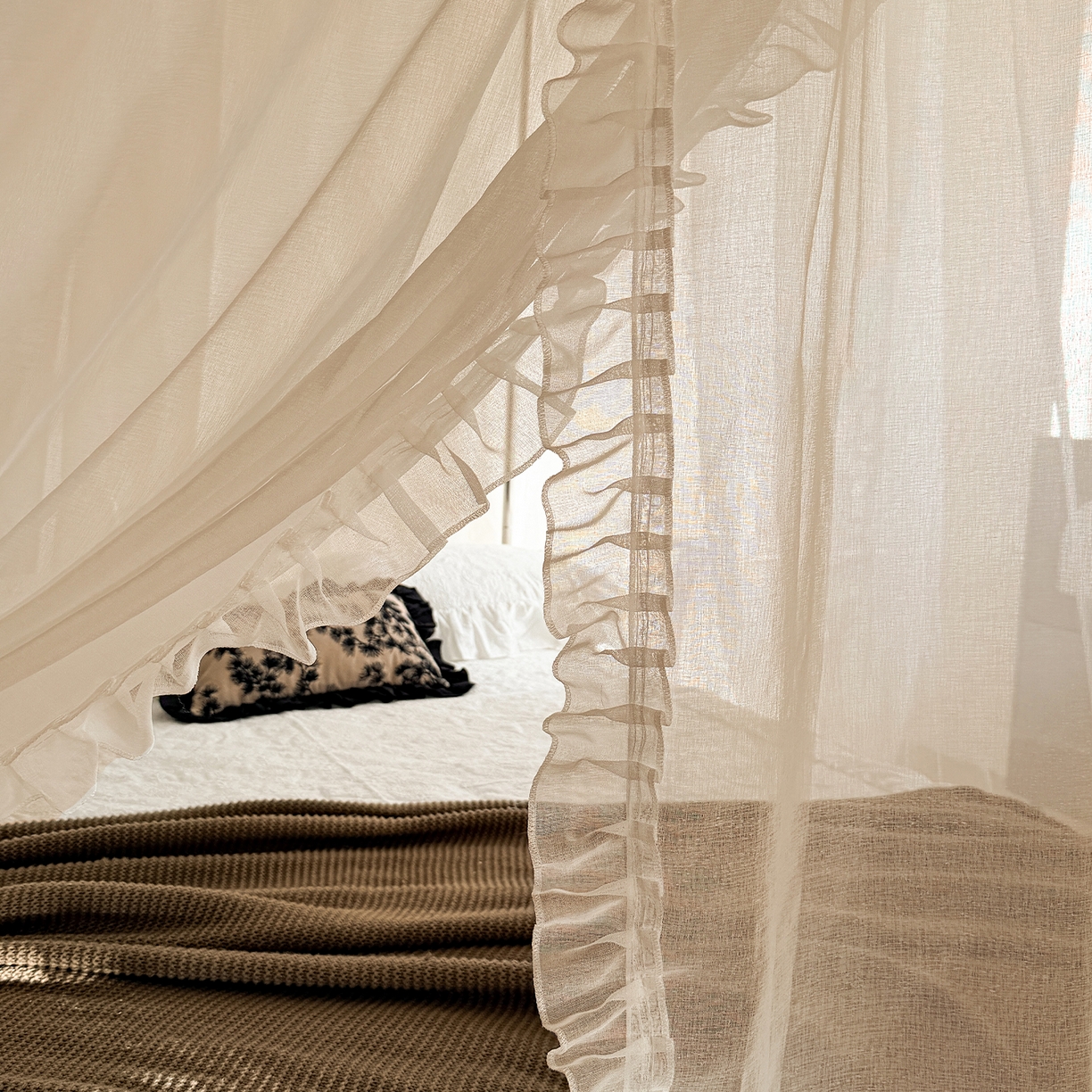 91家纺网 家纺一手货源 找家纺 都市缘蚊帐 2026新款3302多丽棉纱伸缩宫廷蚊帐 3302-麦芽杏