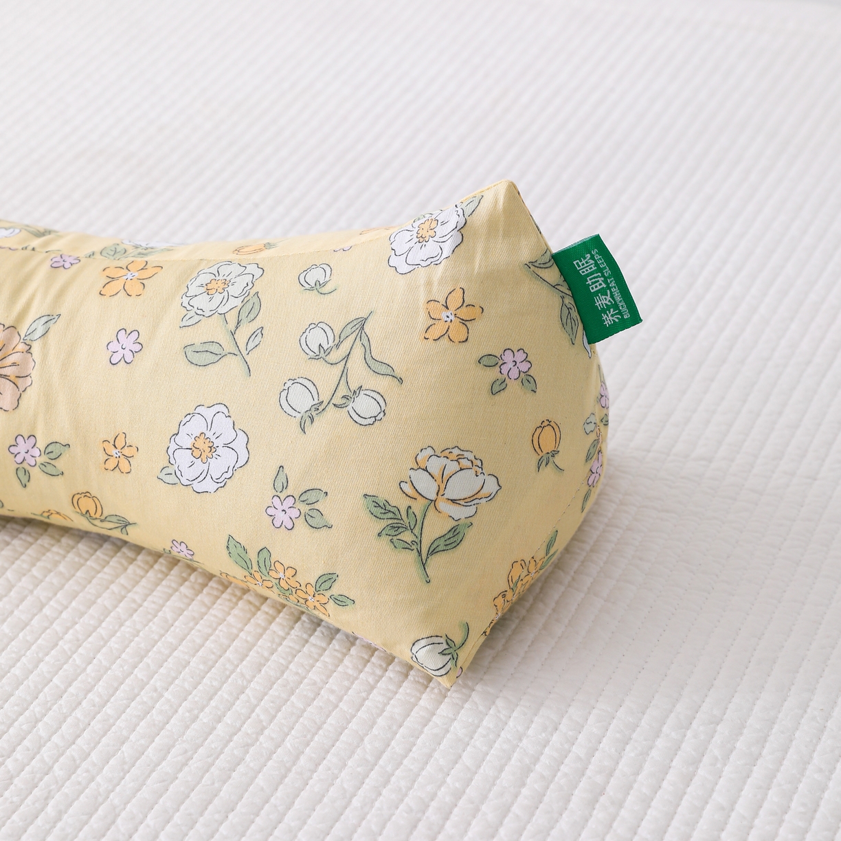 91家纺网 家纺一手货源 找家纺 （总）芯洲 2026新款田园小清新骨头劲椎三角荞麦枕-浪漫花园