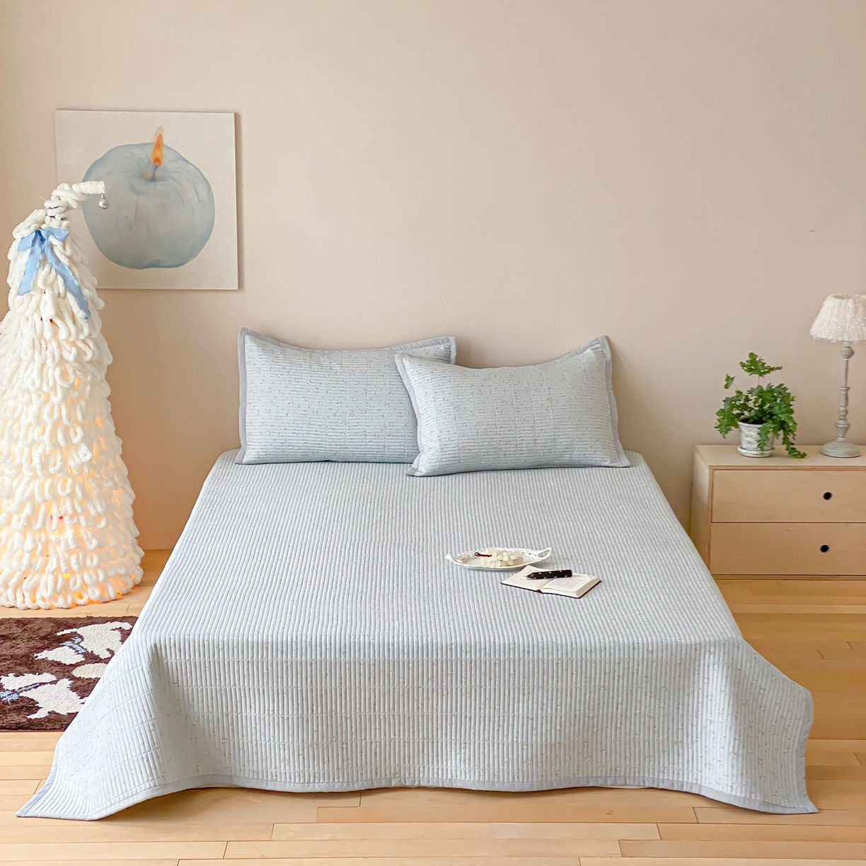 91家纺网 家纺一手货源 找家纺 黛舒家居 2026年春夏款纱洗莫代尔夹棉单床单床单单件床单三件套 蓝屿花间