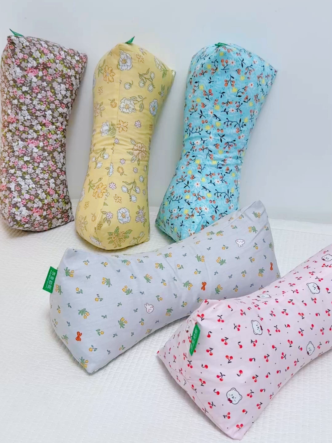 91家纺网 家纺一手货源 找家纺 （总）芯洲 2026新款田园小清新骨头劲椎三角荞麦枕-浪漫花园