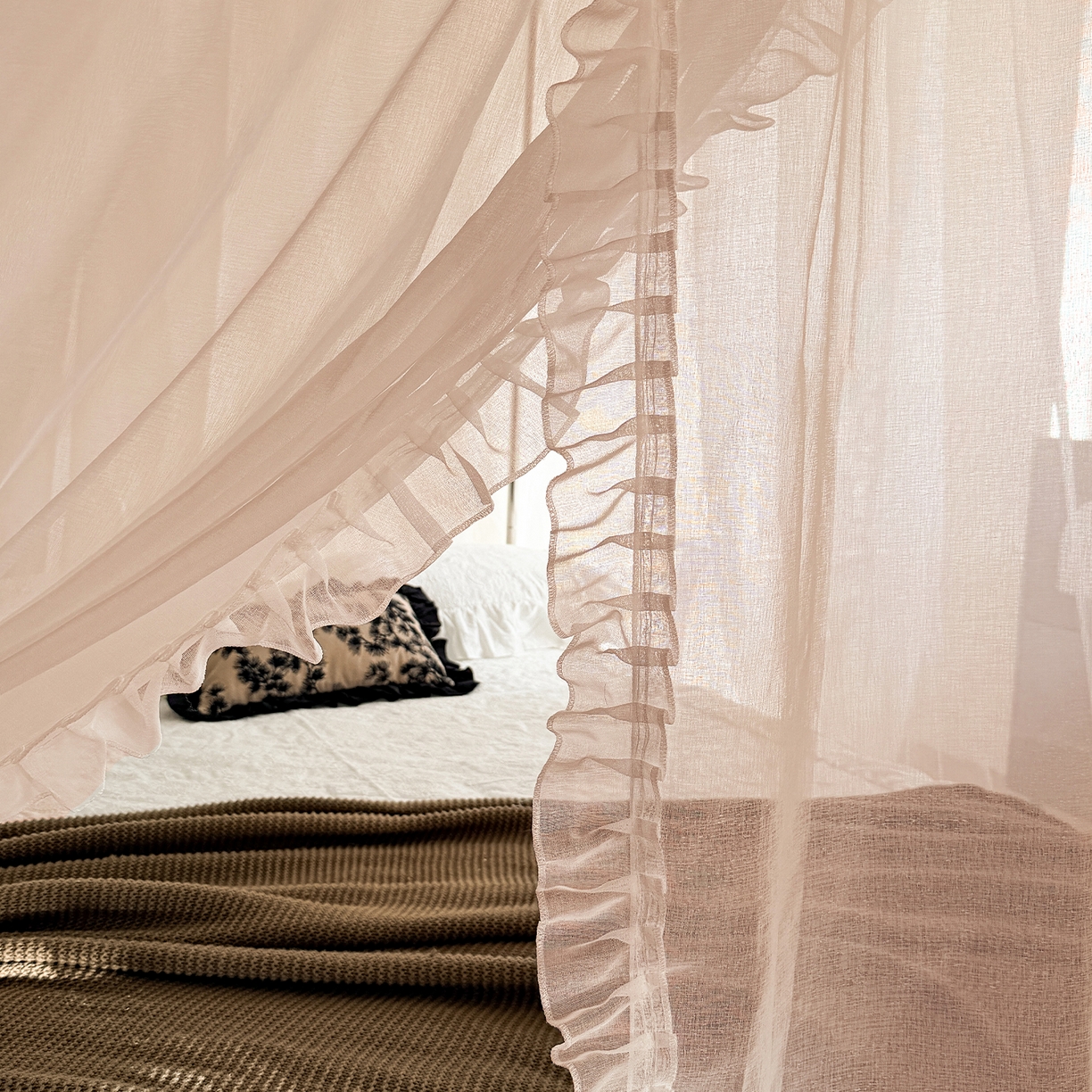 91家纺网 家纺一手货源 找家纺 都市缘蚊帐 2026新款3302多丽棉纱伸缩宫廷蚊帐 3302-粉扑色