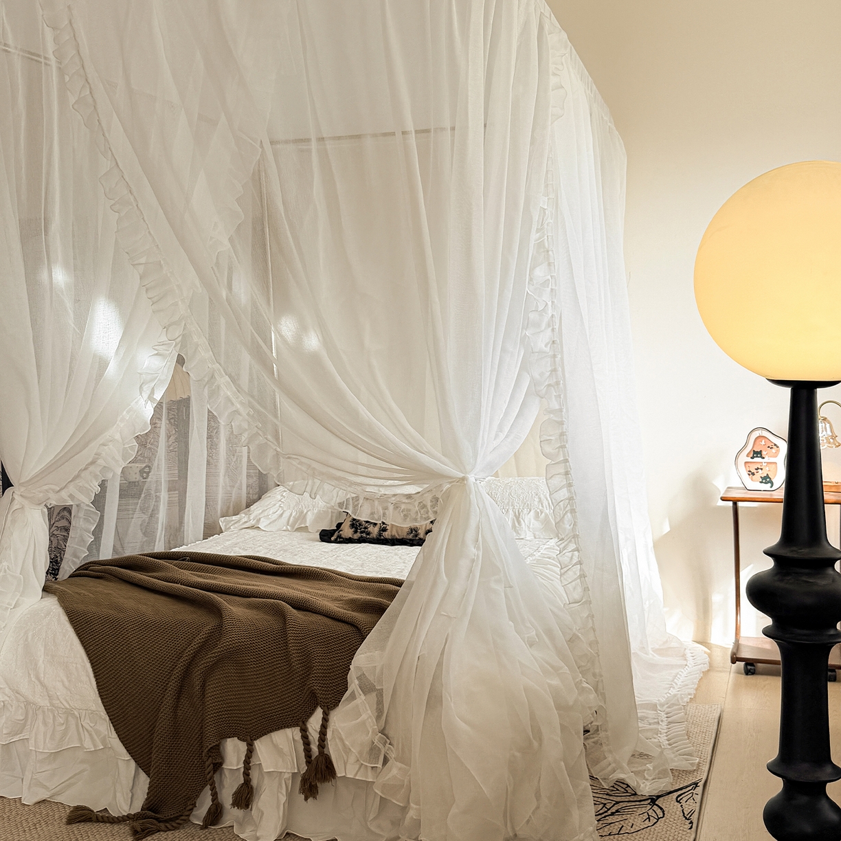 91家纺网 家纺一手货源 找家纺 都市缘蚊帐 2026新款3302多丽棉纱伸缩宫廷蚊帐 3302-云雾白