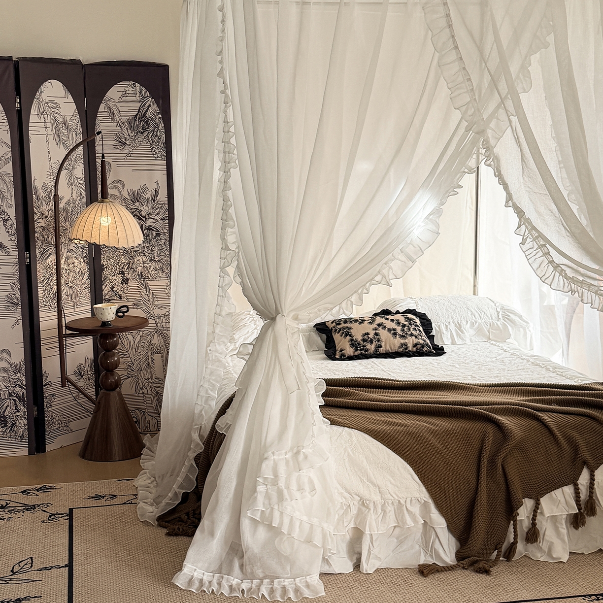 91家纺网 家纺一手货源 找家纺 都市缘蚊帐 2026新款3302多丽棉纱伸缩宫廷蚊帐 3302-云雾白