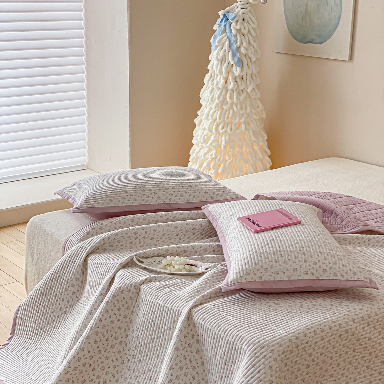 91家纺网 家纺一手货源 找家纺 黛舒家居 2026年春夏款纱洗莫代尔夹棉单床单床单单件床单三件套 粉黛花笺