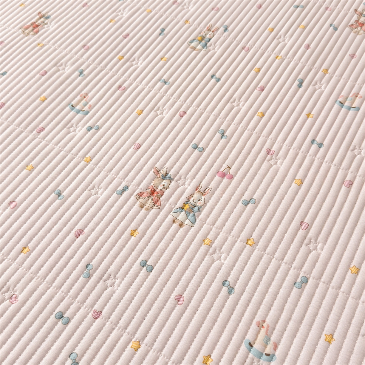 91家纺网 家纺一手货源 找家纺 雯豆家纺 2026春夏新款A类凉感花边床盖三件套 花边床盖-兔子公主