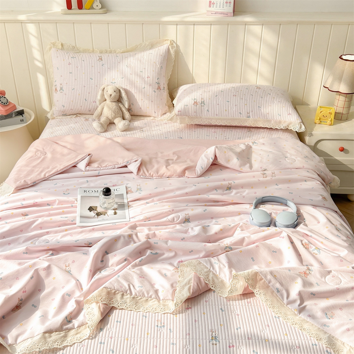 91家纺网 家纺一手货源 找家纺 雯豆家纺 2026春夏新款A类凉感花边床盖三件套 花边床盖-兔子公主