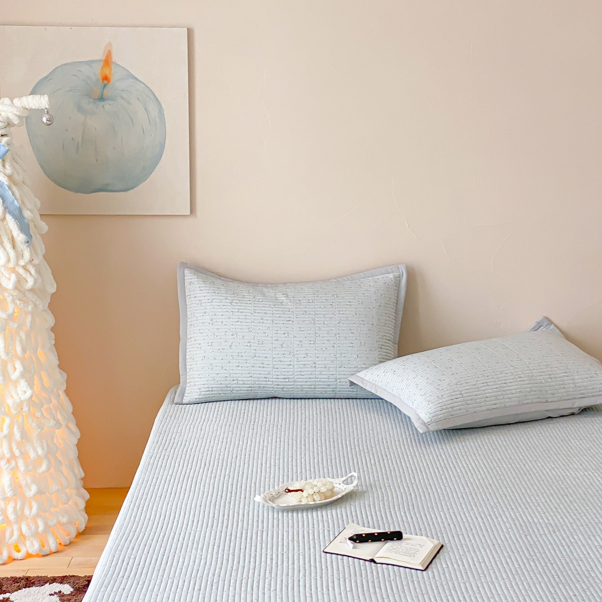 91家纺网 家纺一手货源 找家纺 黛舒家居 2026年春夏款纱洗莫代尔夹棉单床单床单单件床单三件套 蓝屿花间