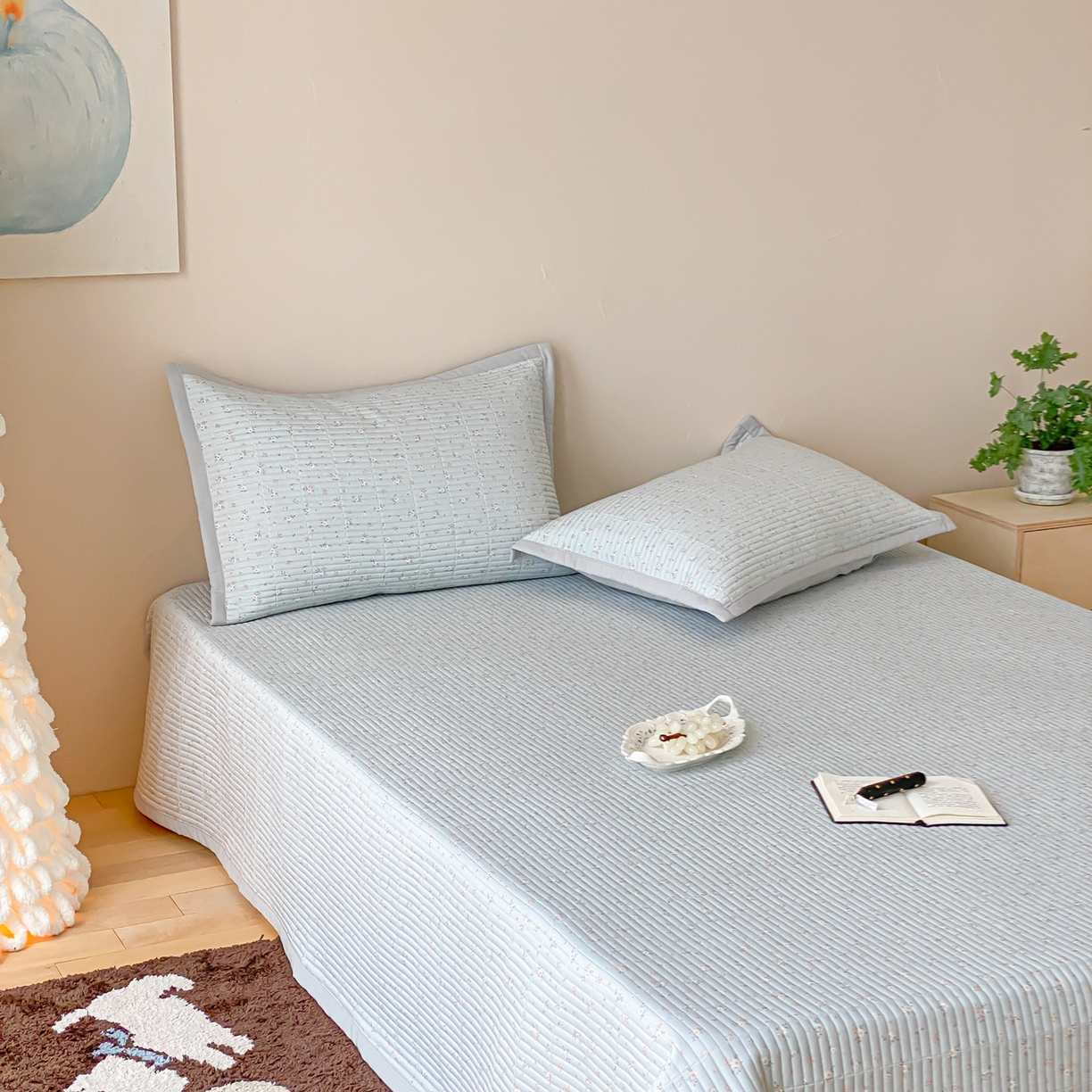 91家纺网 家纺一手货源 找家纺 黛舒家居 2026年春夏款纱洗莫代尔夹棉单床单床单单件床单三件套 蓝屿花间