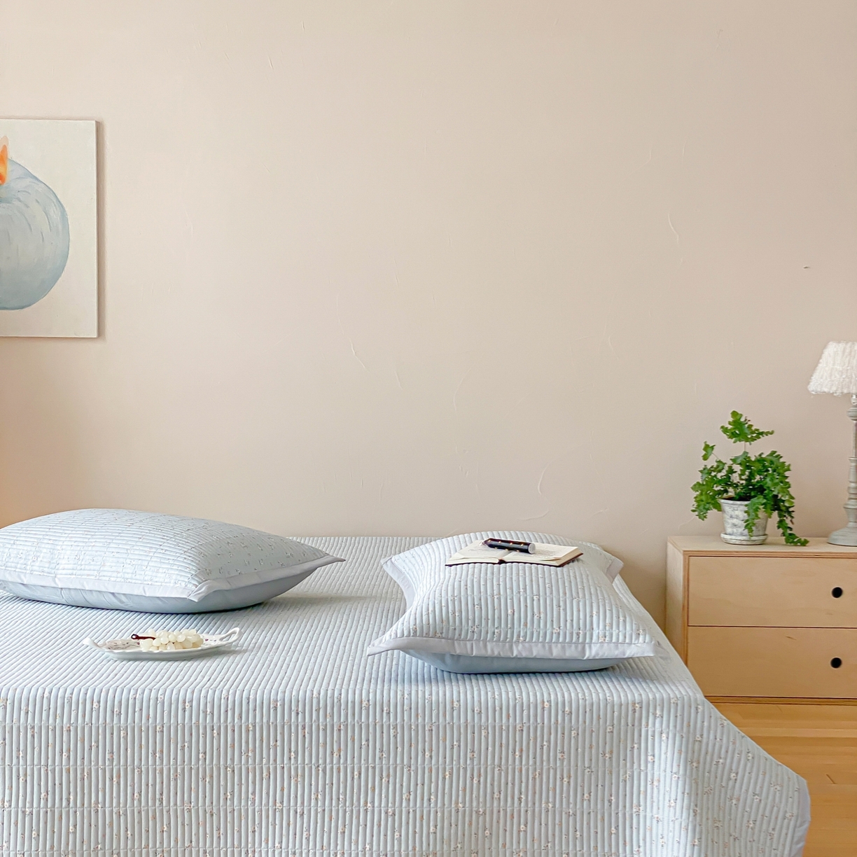 91家纺网 家纺一手货源 找家纺 黛舒家居 2026年春夏款纱洗莫代尔夹棉单床单床单单件床单三件套 蓝屿花间