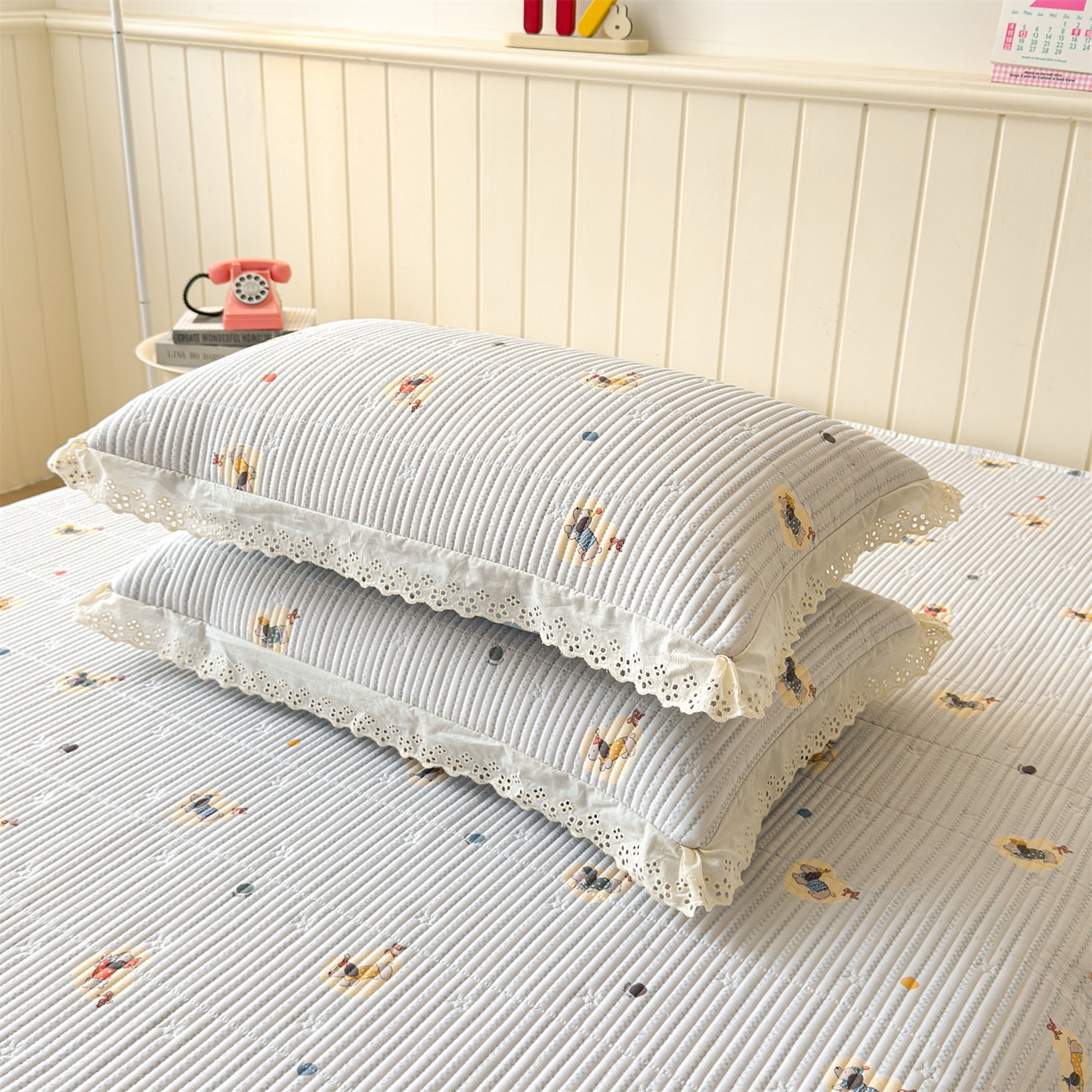 91家纺网 家纺一手货源 找家纺 雯豆家纺 2026春夏新款A类凉感花边床盖三件套 花边床盖-暖汪汪