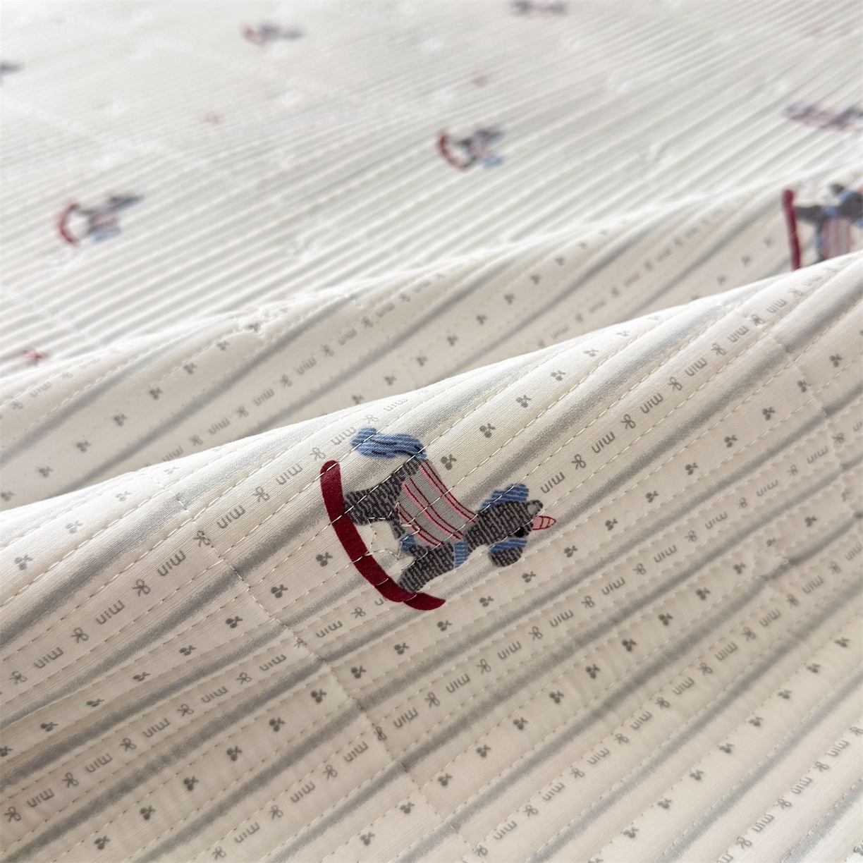 91家纺网 家纺一手货源 找家纺 雯豆家纺 2026春夏新款A类凉感花边床盖三件套 花边床盖-木马王子