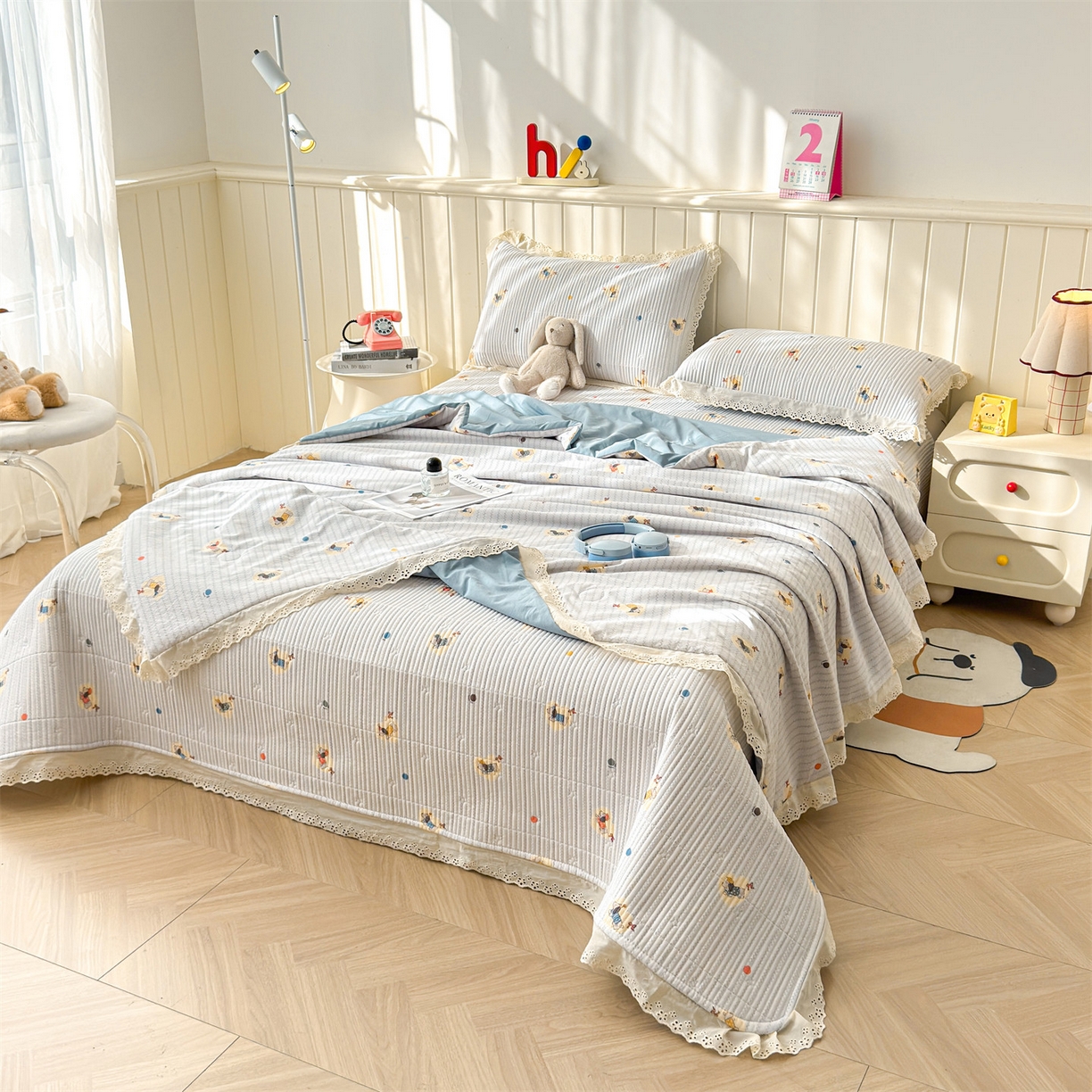 91家纺网 家纺一手货源 找家纺 雯豆家纺 2026春夏新款A类凉感花边床盖三件套 花边床盖-暖汪汪