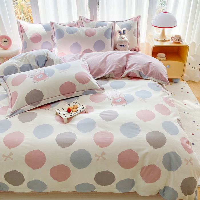 91家纺网 家纺一手货源 找家纺 眷恋家纺 2026新款全棉春夏铂金棉13376数码印花四件套 圆点精灵-粉