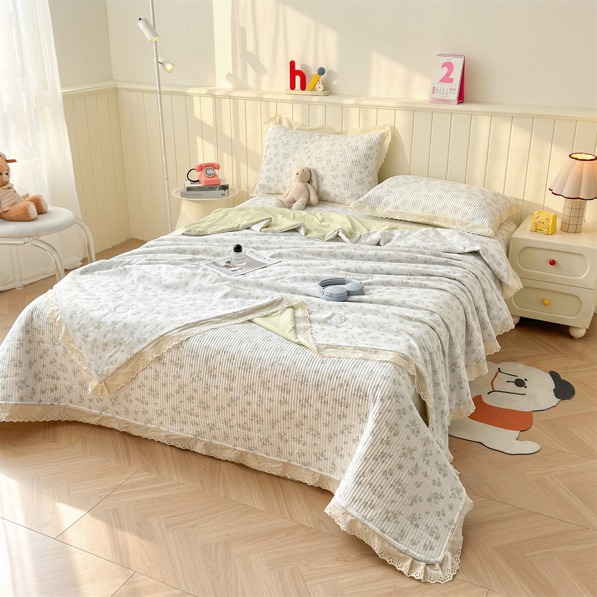 91家纺网 家纺一手货源 找家纺 雯豆家纺 2026春夏新款A类凉感花边床盖三件套 花边床盖-雾杏枝影