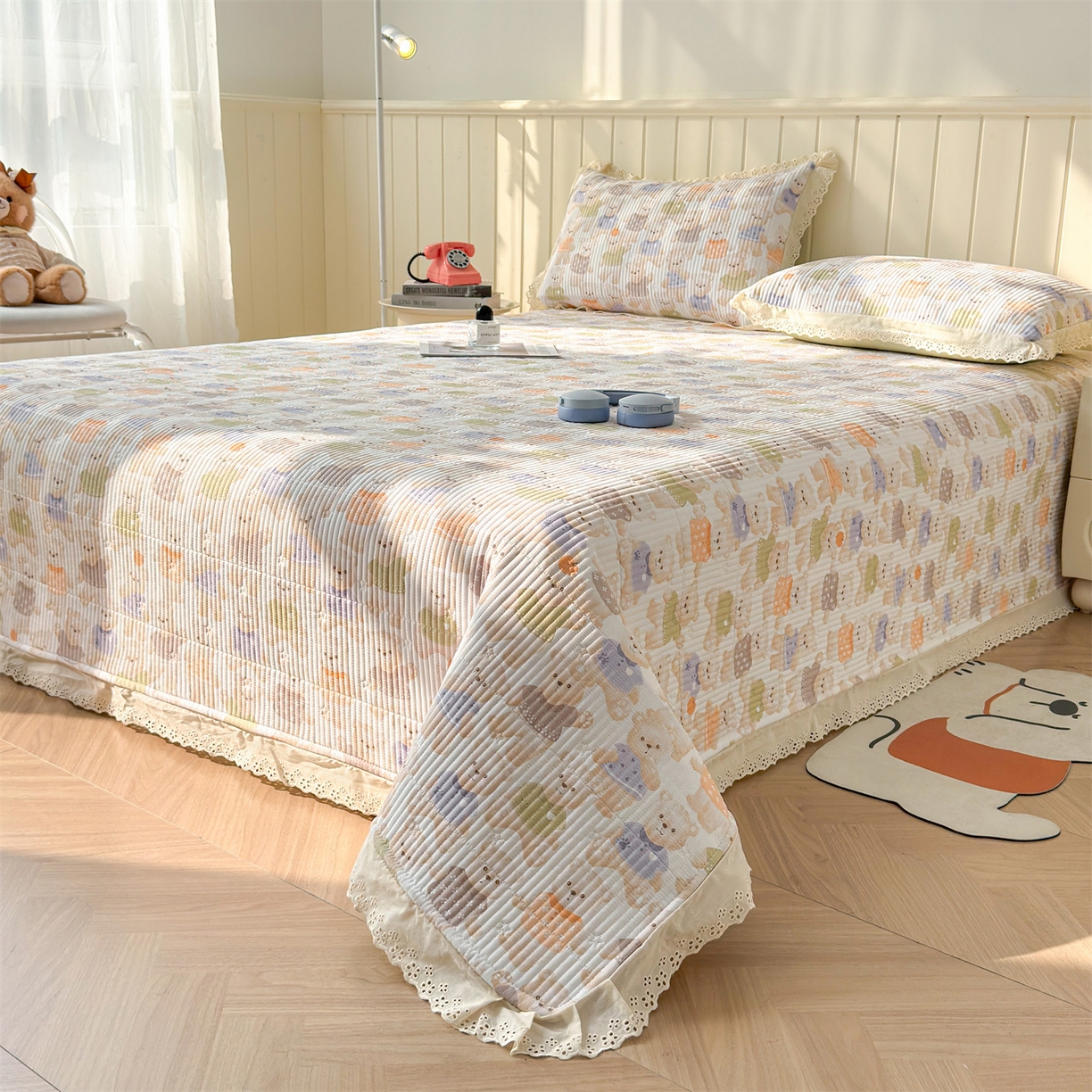 91家纺网 家纺一手货源 找家纺 雯豆家纺 2026春夏新款A类凉感花边床盖三件套 花边床盖-彩色小熊