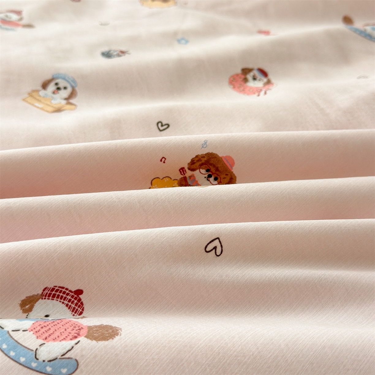 91家纺网 家纺一手货源 找家纺 雯豆家纺 2026春夏新款A类凉感花边床盖三件套 花边床盖-修勾木马（粉）