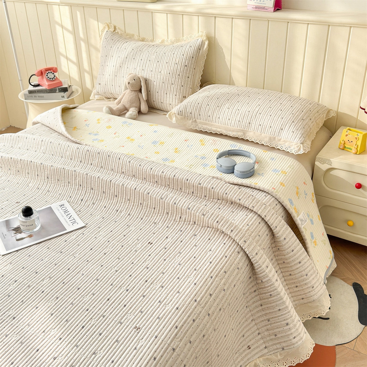 91家纺网 家纺一手货源 找家纺 雯豆家纺 2026春夏新款A类凉感花边床盖三件套 花边床盖-蝶甜小筑